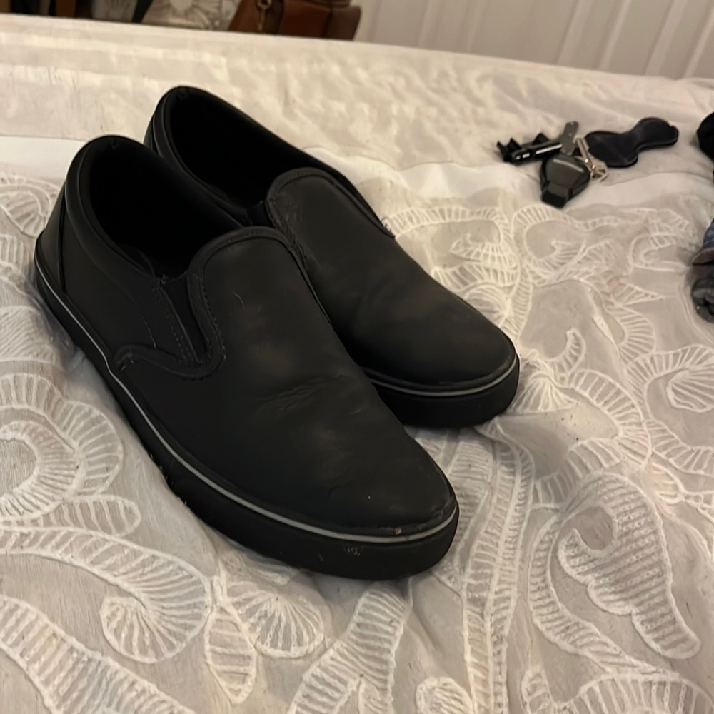 Non-Slip, Slip-on unisex work shoes.